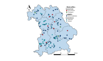 Eine Karte von Bayern, auf der die KleeLuzPlus-Demobetriebe, die Boniturflächen und die Monitoringgebiete des LeMoFe-Projektes markiert sind
